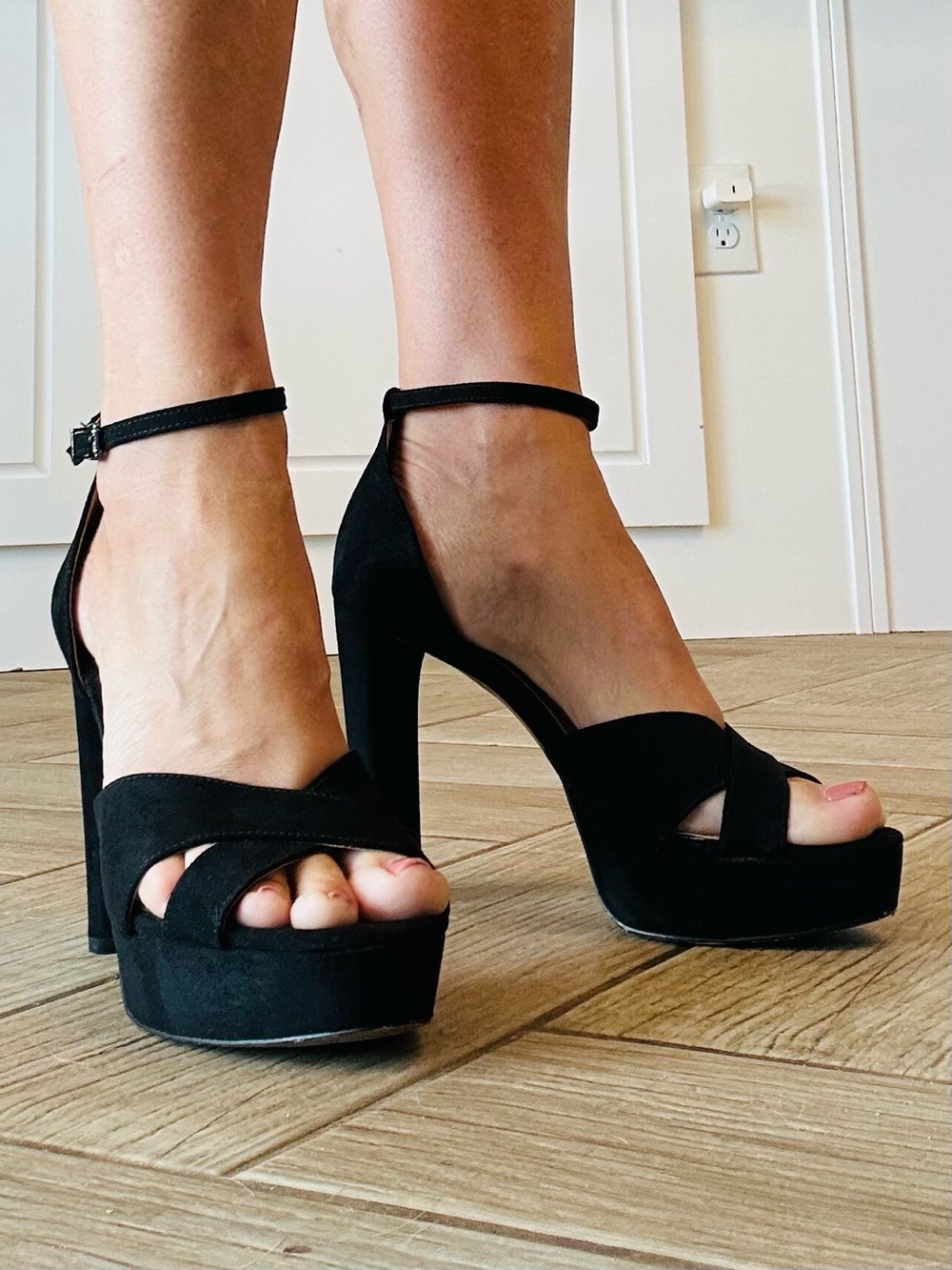 Jessica Simpson Black Platform Suede Ankle-Strap Heels
